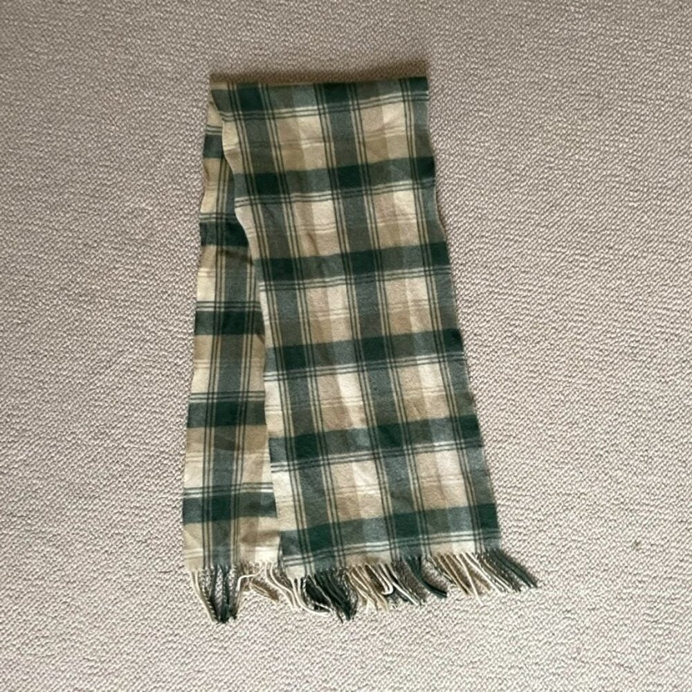 Plaid cashmere green and ivory scarf with fringe